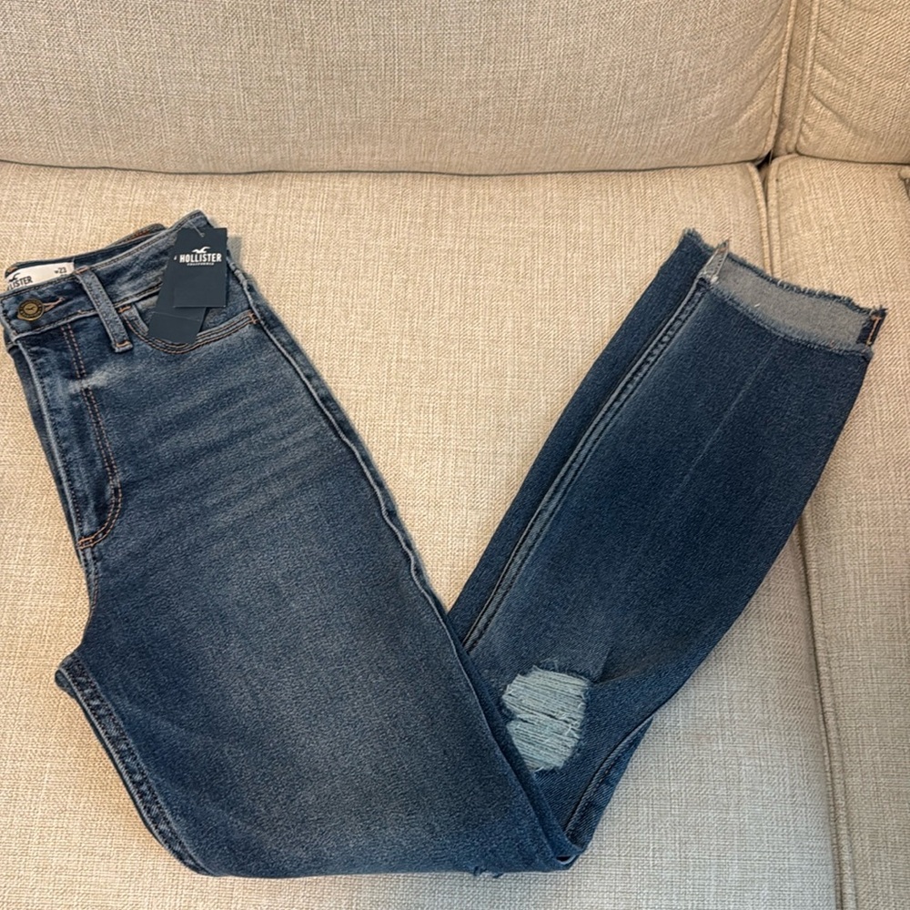 Hollister Curvy Ultra HR skinny Ankle Jean